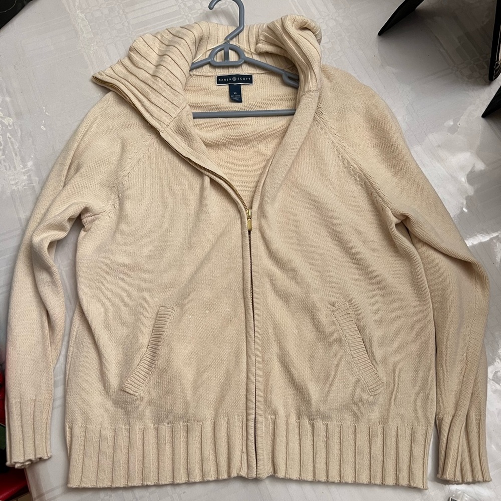 Full zip sweater